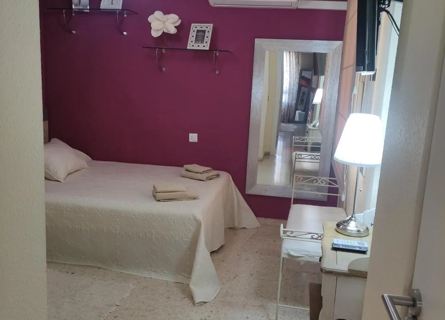 Homestay Isis Apartment Antequera