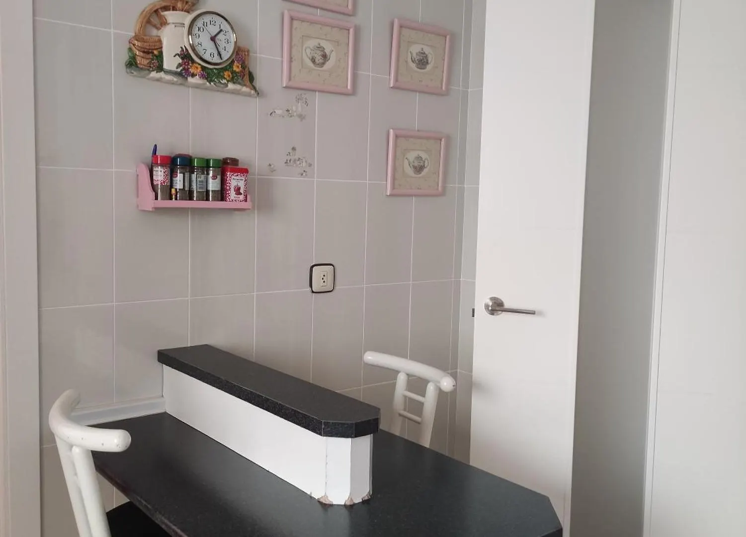 Isis Apartment Antequera 0*,